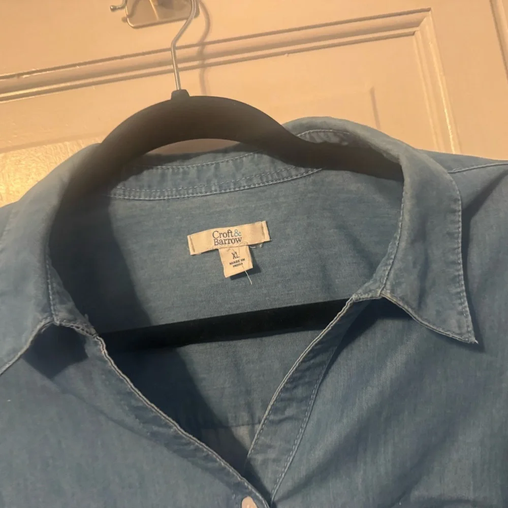 Croft & Barrow Light Blue Denim Shirt. Cute , Classic & Timeless. XL - Picture 3 of 9